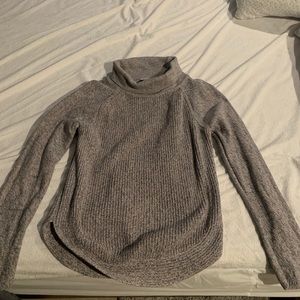 Loft women’s knit sweater// sold on curtsy